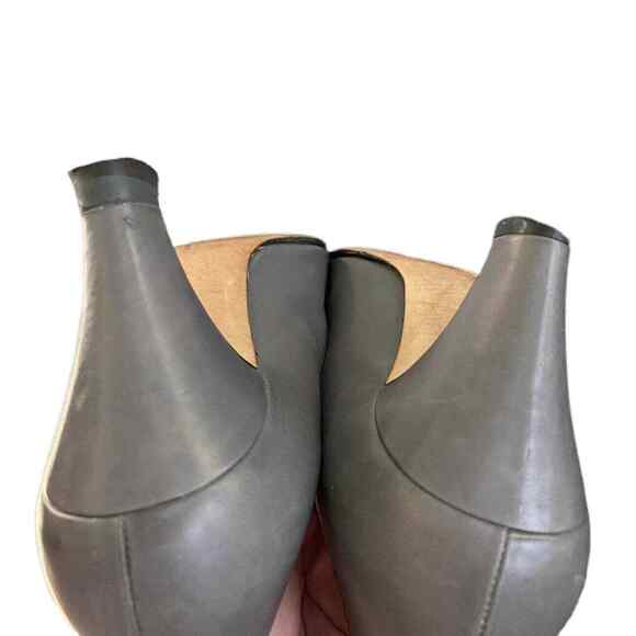 Ferragamo Womens Size 7 AAA Heels Lot of 3 Modest Pumps Leather NEEDS HEEL TAPS - Picture 6 of 8